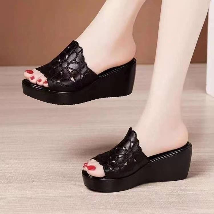 2B2 รองเท้าแตะแบบสวมคาดด้วยลายดอกไม้ ส้นหนา2.5นิ้ว รองเท้าผู้หญิง ราคา ถูกที่สุด ดีลบีเคเค แกลเลอรีภาพที่ 3