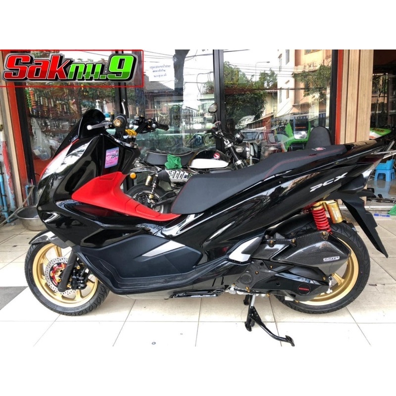 เบาะpcx 2015-2017 ทรงกลางแบบมีโลโก้ ใช้ฟองน้ำเกรดดี ไม่ยุบตัวง่าย งานปราณีต ทรงสวย ตรงปก ถูกและดีแน่นอนค่ะ - รูปที่ 3