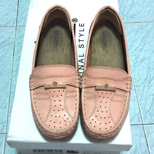 รองเท้าคัทชู simply tawin มือสอง สภาพ 80%