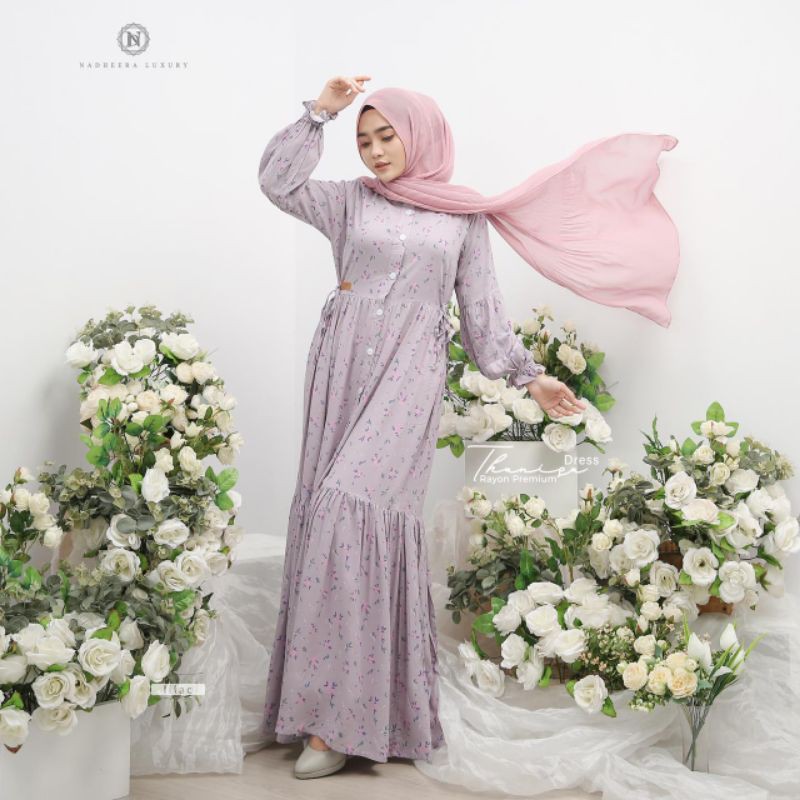 Thanisa ชุดเดรส โดย NADHEERA LUXURY