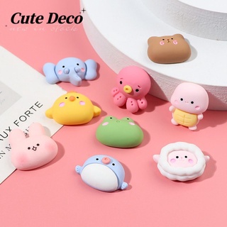 CROCS 【Cute Deco】เข็มกลัดเรซิ่น รูปการ์ตูนสัตว์น่ารัก (9 แบบ) สีชมพู กระต่าย สีเหลือง สําหรับตกแต่งรองเท้า DIY