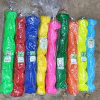 เชือกโปลีสีด้ายเบอร์ 9 แบ่งขายเป็นใจ ใจละ 15 บาท หนัก 0.5 ขีด มีหลายสีให้เลือกสรร