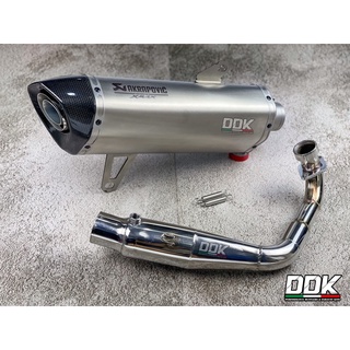 ท่อแต่ง Xmax 300 (2017-2023) ปลายท่อตรงรุ่น คอบอมใหญ่ Akrapovic 18 นิ้ว เลสสีเงินยิง ปากเคฟล่าแท้ ปากเฉียง โลโก้เลเซอร์