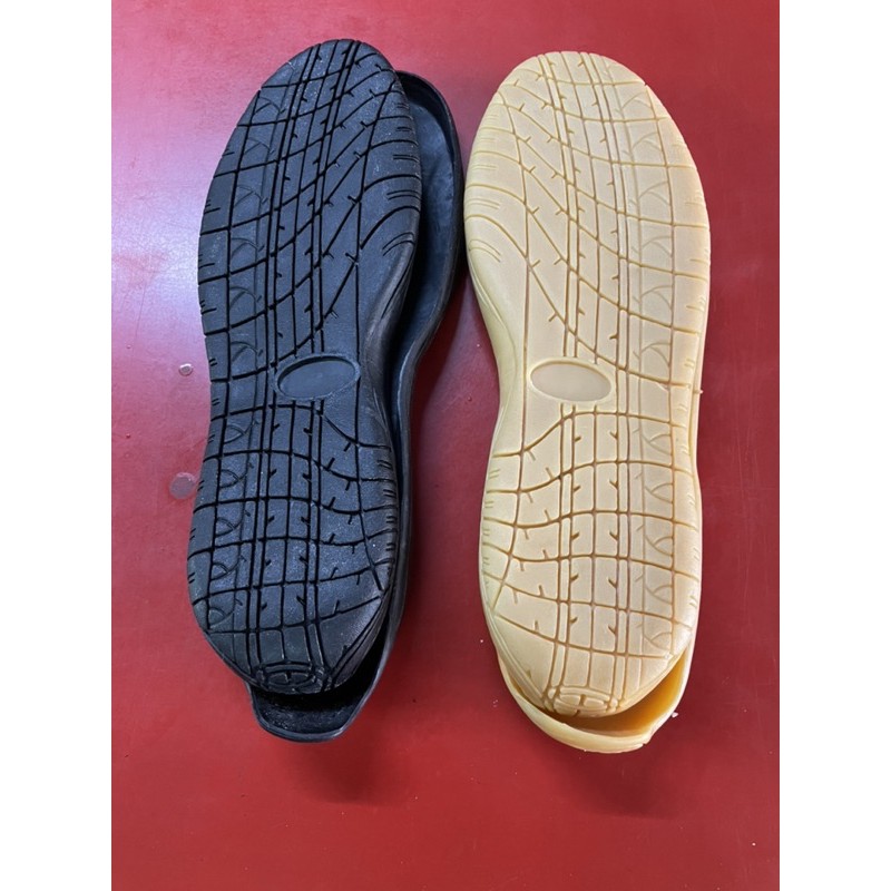 พื้นสำหรับรองเท้าฟุตซอ