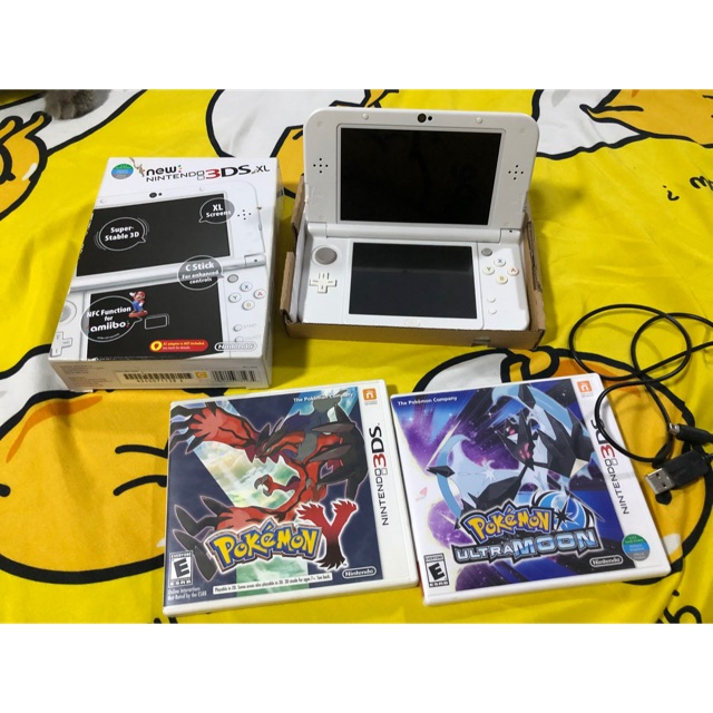 New Nintendo 3DS XL มือสอง +ตลับเกมส์ Pokémon 2 ตลับ แท้