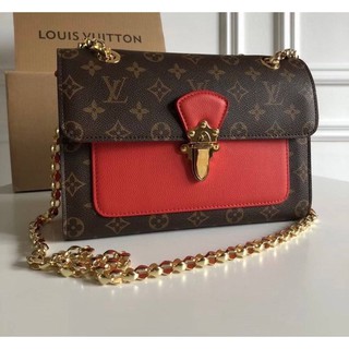 กระเป๋าสะพายข้าง Louis Vuitton