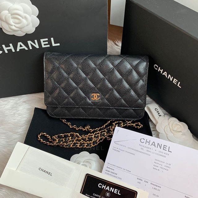 Like new Chanel woc caviar holo26 ปี2018 อะไหล่ทอง โลโก้ข้างหน้ามีแปะซีลไว้กันรอยค่า สภาพสวยมากค่ะ หนังแข็งสวย