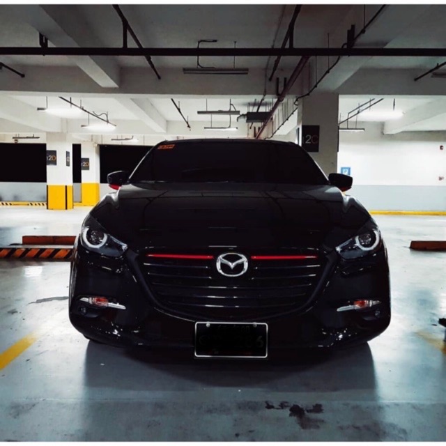 คิ้วกระจังหน้า สีแดง Mazda3 skyactiv 2017-2019 (ราคาต่อชุด 2ชิ้น)