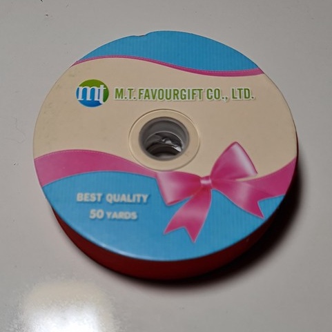 ริบบิ้นผ้าซาติน กว้าง 2 cm. ยาว 50 หลา ยี่ห้อ MT Favourgift  1 ม้วน