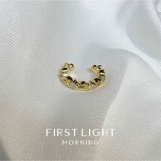 First Light Morning : Crown Cuff (ราคาต่อ1 ข้าง) ต่างหูหนีบฝังคริสตัล