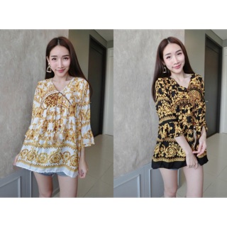 PE002 New span เสื้อลาย Versace คอวี มีสายและขนนกที่ปลายสาย แขนกระดิ่ง ผ้าสปันเนื้อผ้าเบา ใส่สบาย ไม่ร้อน ใส่ได้ทุกโอกาส