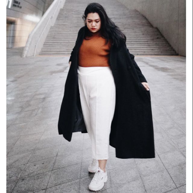 กางเกง kendall pants สีขาว size M ของ lada brand **อ่านรายละเอียดด้วยค่ะ**