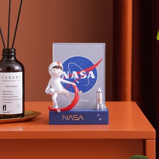 พร้อมส่ง Spaceนักบินอวกาศ ซีรีส์กรอบรูปเรซิ่น ของตกแต่งห้องนอน กรอบรูปนักบินอวกาศ กรอบรูปน่ารัก ของประดับบ้าน