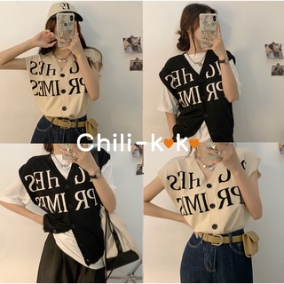 Chili_k❤️k❤️ 🌟​พร้อมส่ง​🌟 เสื้อกั๊ก​ไหมพรมคอวีกระดุมหน้าเปิดได้ ลายตังอักษร​ผ้านิ่มใส่สบาย(94112)