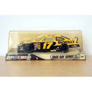 #17 DEWALT 1/24 HOT WHEELS 2003 DIECAST