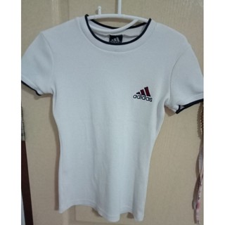 เสื้อยี่ห้อ Adidas แท้มือสอง