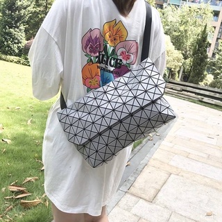 📮@2,260.-🔥🔥BIG DAY+MID MONTH ลด 9 % 🔥🔥💯Baobao Issey Miyake Prism Sac