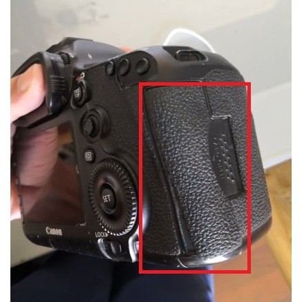 ยางปิดช่อง CF การ์ด Canon 5D Mark III