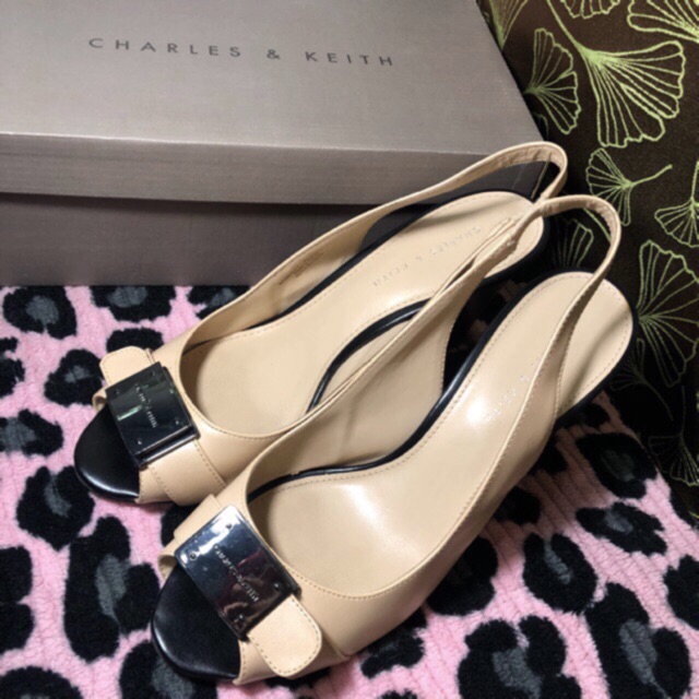 Charles &amp; Keith มือ2