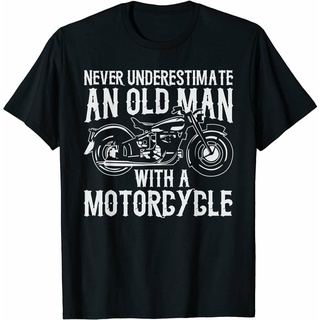 เสื้อผ้าผชเสื้อยืด พิมพ์ลาย Never Underestimate An Old Man สําหรับผู้ชายS-5XL