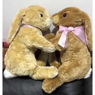 ตุ๊กตากระต่ายใหญ่คู่15”ขนนุ่มมากมายผ่านการตั้งโชว์ ส่งตรงเพื่อบริจาคได้นะคะ
