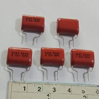 0.3UF 250V 304J 300NF 304PFไมล่า คาปาซิเตอร์ ญี่ปุ่นสีน้ำตาล Cไมล่าญี่ปุ่น แท้-ใหม่(แพ็คละ100ตัว)