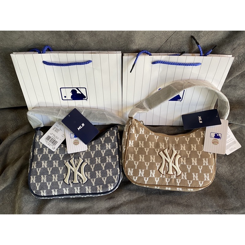 แท้ ถูกที่สุด กระเป๋า MLB NY  กระเป๋าสะพายไหล่ Underarm bag (พร้อมส่ง） กระเป๋า Ny MLB