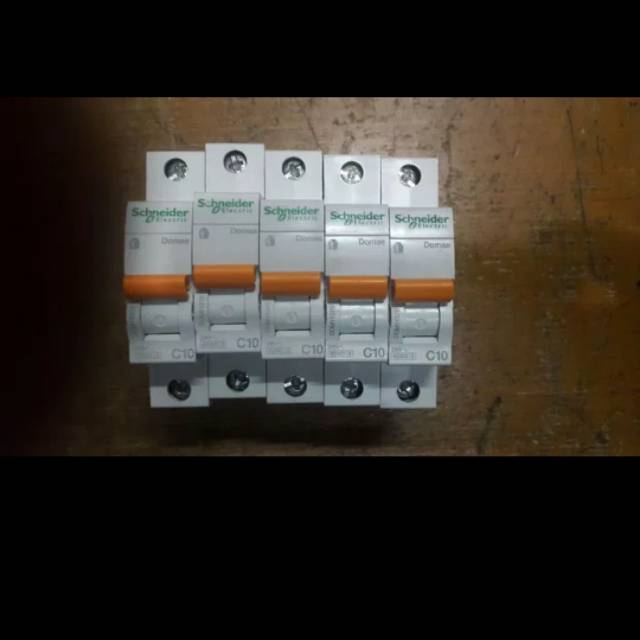 MCB Domae ยี่ห้อ Schneider 25A 1 เฟส