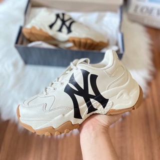 พร้อมส่ง : รองเท้า MLB bigball chunky embo สีครีม logo NY