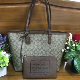 Coach F36658  tote กลับด้าน New