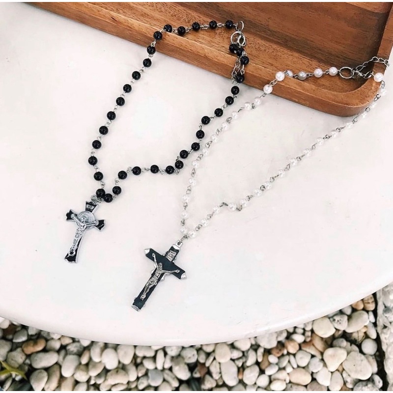ROSALIE WITH CROSS สร้อยลูกปัดจี้ไม้กางเขน