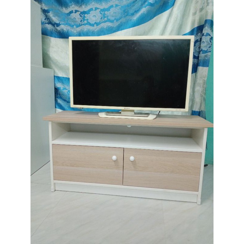 ชั้นวางทีวี ขนาด 43 นิ้ว โต๊ะวางทีวีขาวท็อบบีช