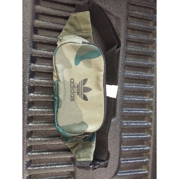 กระเป๋าคาดอก Adidas ลาย Camo