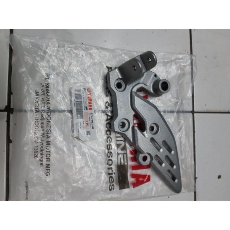 Original Right LED Foot Step Mount สําหรับ Yamaha Vixion R BT3-F7462-00