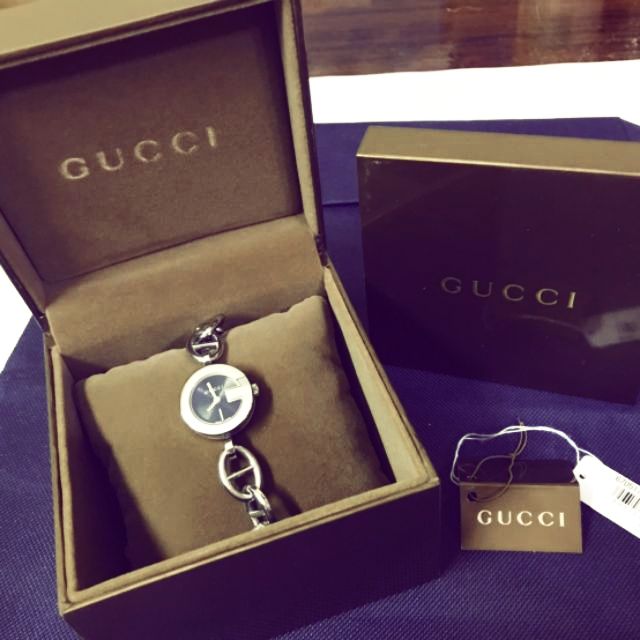 ของแท้ 100%‼Like new💖 นาฬิกากำไลพร้อมชาร์ม Gucci bracelet watch with charm