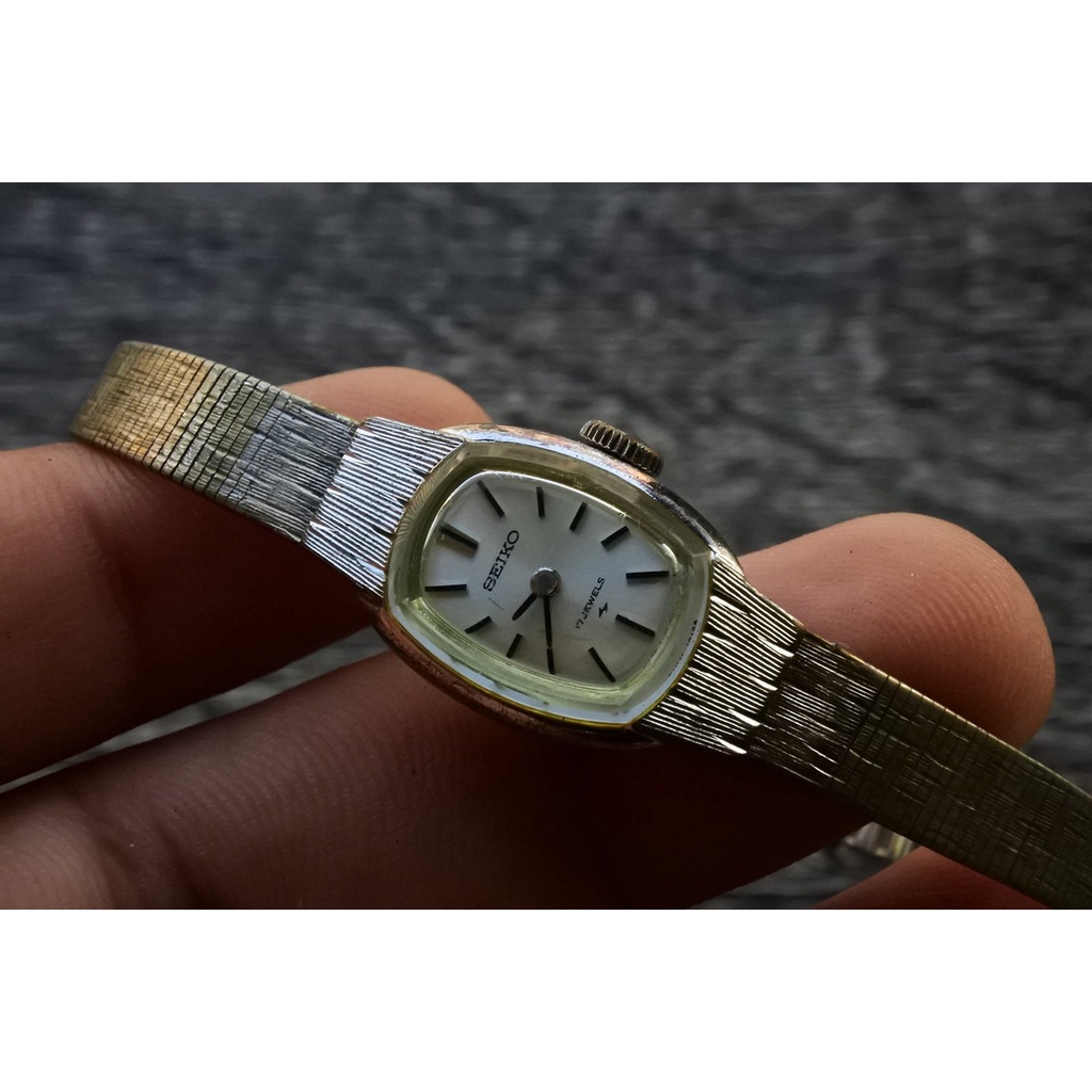 นาฬิกา Vintage มือสองญี่ปุ่น SEIKO 17J ระบบ ไขลาน ผู้หญิง ใช้งานได้ปกติ สภาพดี ของแท้ 100% สแตนเลสแท้ชุบทอง รุ่นหายาก