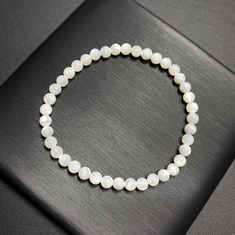 กำไลเปลือกหอยมุกแท้ (Mother of Pearl) 4.5mm และ 8mm