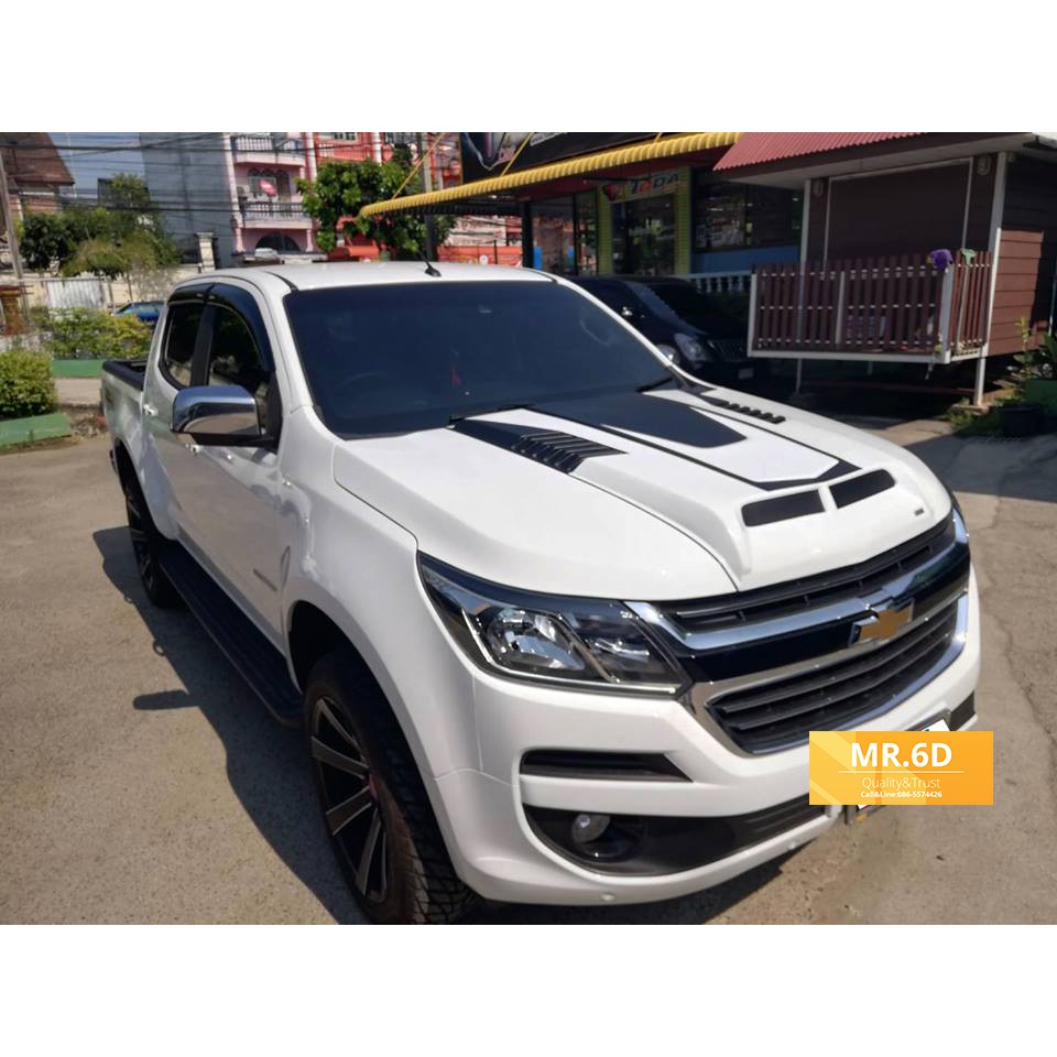 สคูปฝากระโปรง CHEVROLET COLORADO / TRAILBLAZER 2016 งานไทย - สีขาวตัดดำ *พรีออเดอร์ 7 วัน*