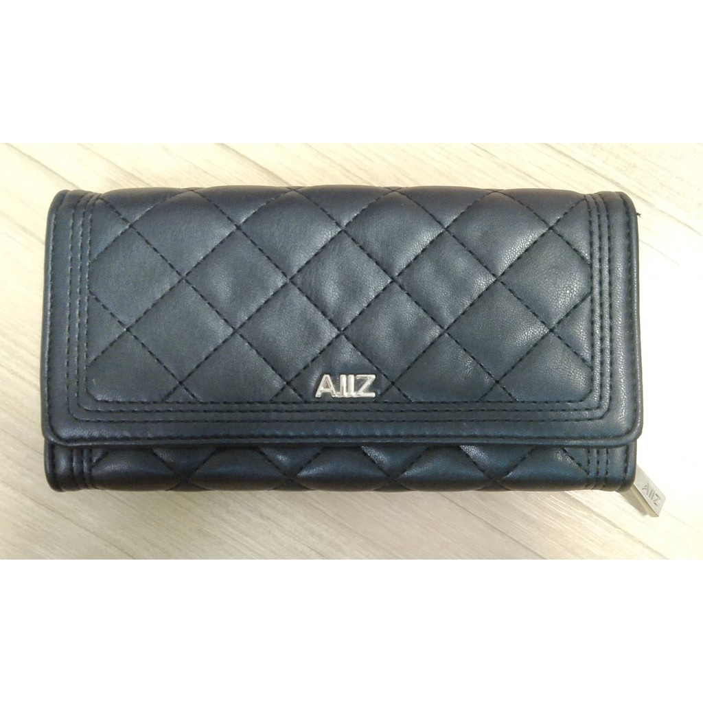 กระเป๋าสตางค์สีดำ AIIZ