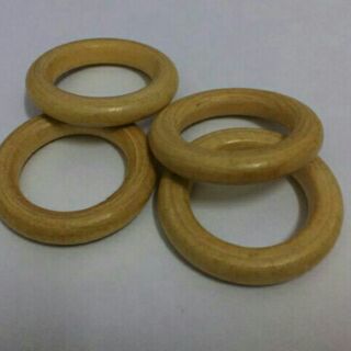 ห่วงไม้สีครีม::(แพ้ค  4 ชิ้น ):::40001