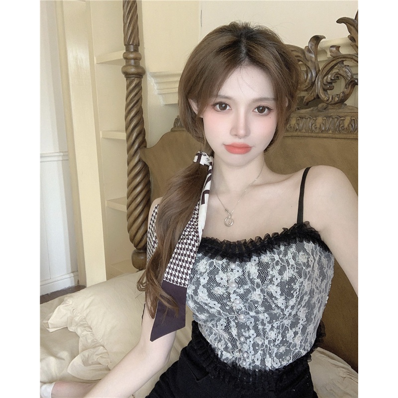 สินค้าพร้อมส่งจากไทย LoveIs Bra (N609) เสื้อครอปสายเดี่ยว ลายดอก แต่งลูกไม้ ผ้านุ่มใส่สบาย