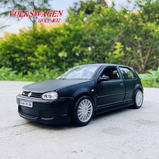 1:24 Volkswagen Golf R32 [Maisto]