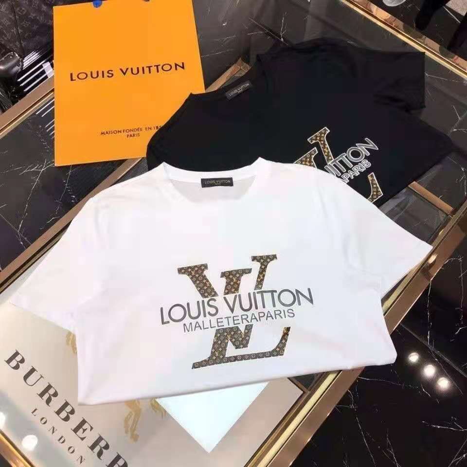 Lv_เสื้อยืดลําลอง แขนสั้น คอกลม พิมพ์ลาย สีดํา สีขาว สําหรับคู่รัก