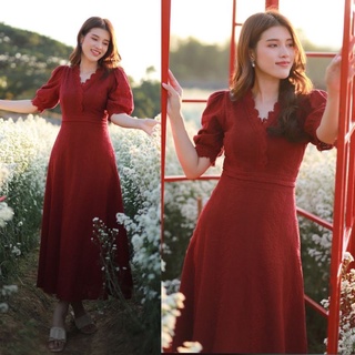 สีใหม่สวยขับผิว!!! M,L Maxi Dress เดรสสีแดงผ้าฉลุลายคอวีแต่งลูกไม้ งานป้าย DNY