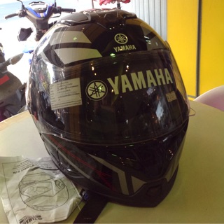 (2) หมวกกันน็อก เต็มใบ YAMAHA