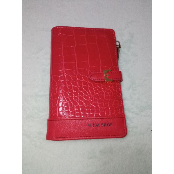 !!! เทเพิ่ม 99 บาทกระเป๋าสตางค์สีแดง Alisa shop กว้าง 4 นิ้ว ยาว 6 นิ้ว  สภาพดีไม่มีตำหนิ ไม่ขาดขอบม