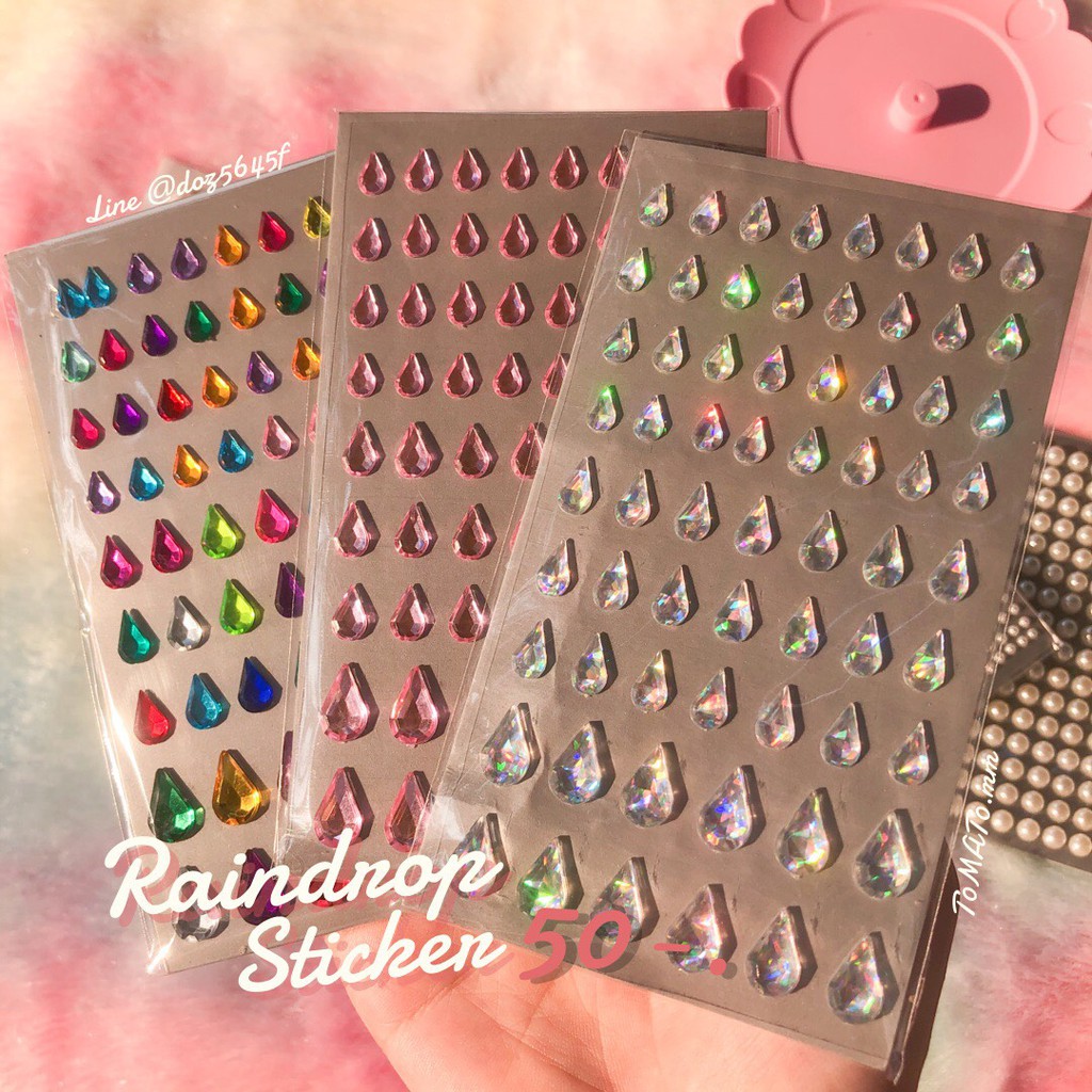 สติกเกอร์เพชร หยดน้ำ ชิ้นเล็ก คละขนาด กาวในตัว สำหรับตกแต่ง มีทั้งแบบสีๆ และแบบวาววิ้งๆค่ะ