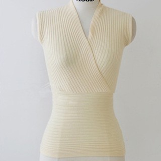 SZD5166 เสื้อยืดไหมพรมเว้าวีอกสีครีม