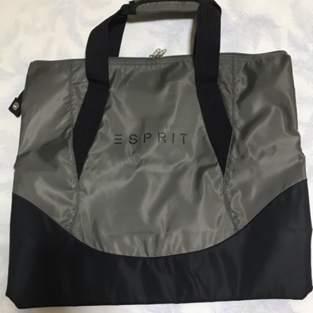 กระเป๋า Esprit สีเทาดำ