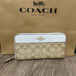 Coach ACCORDION ZIP WALLET IN SIGNATURE CANVAS แท้💯outlet